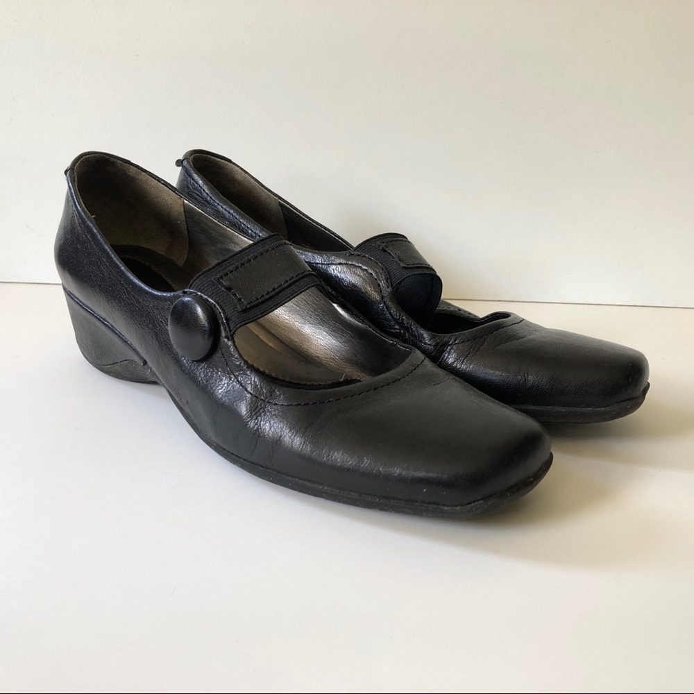Size 9 Black Leather Naturalizer Mary Janes